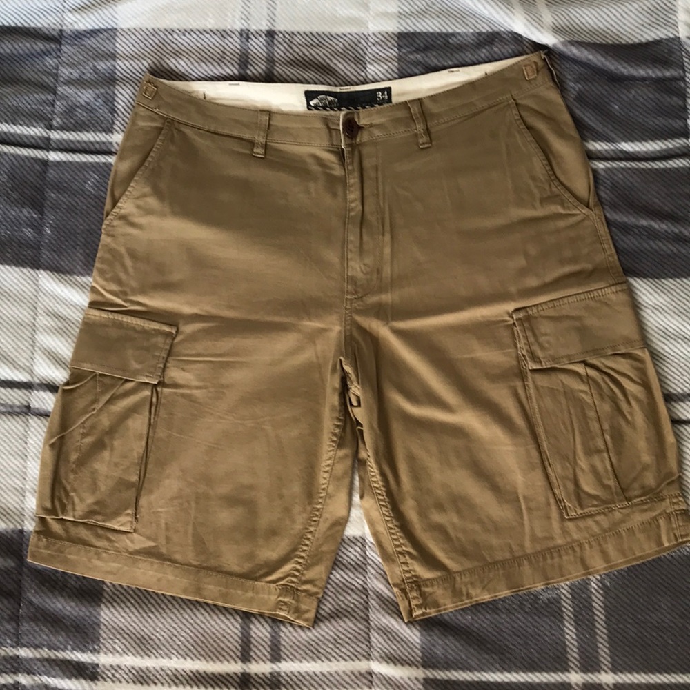 Vans tan colored cargo shorts